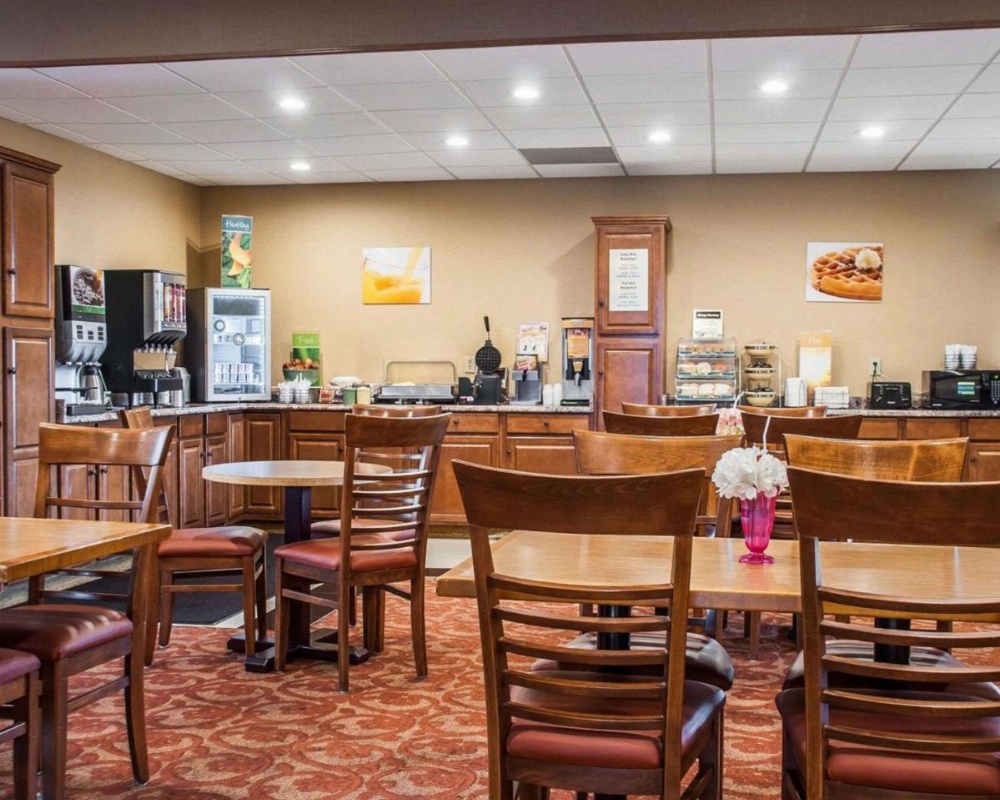 Quality Inn Buffalo Airport Image 11
