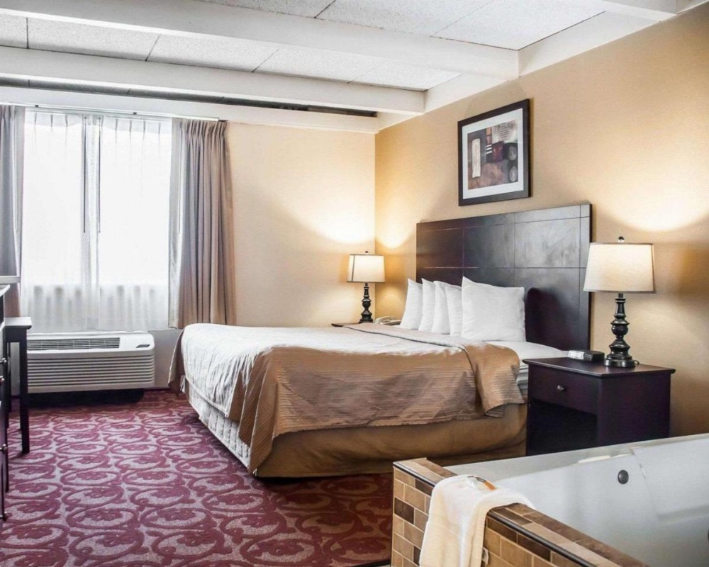 Quality Inn Buffalo Airport Image 20