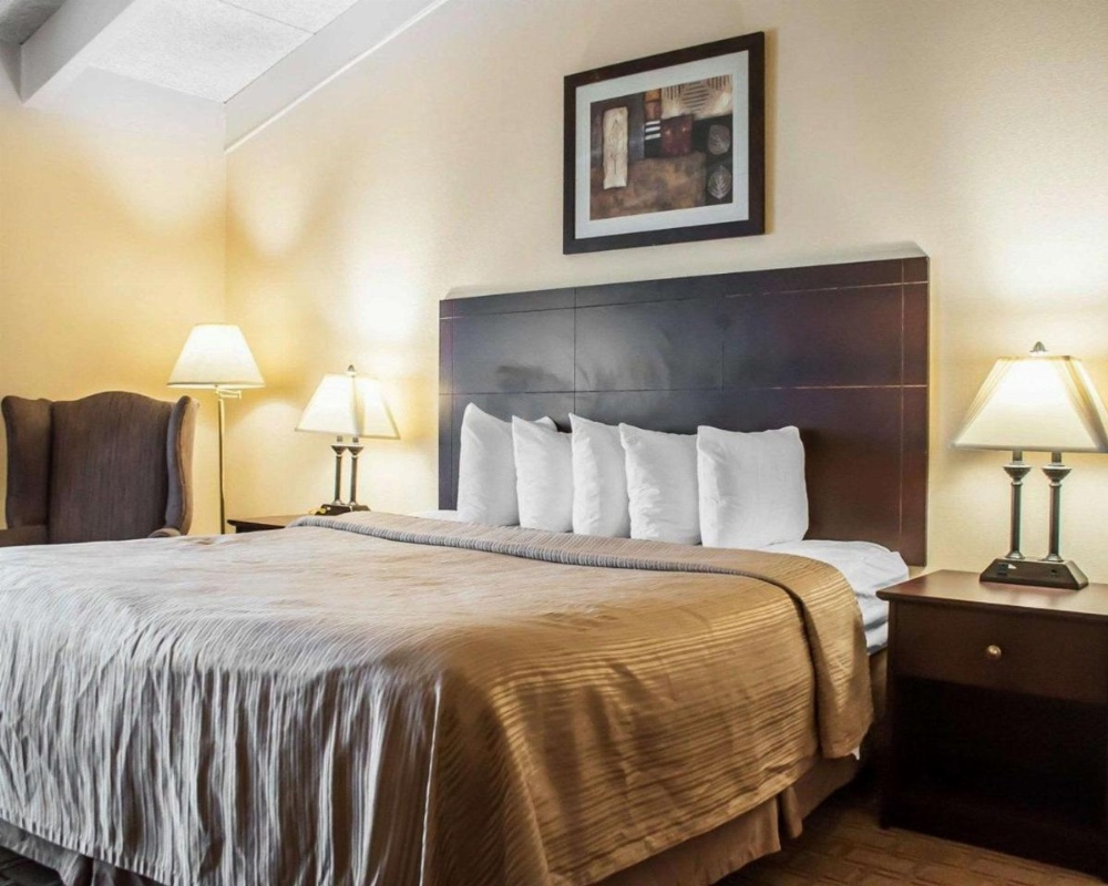 Quality Inn Buffalo Airport