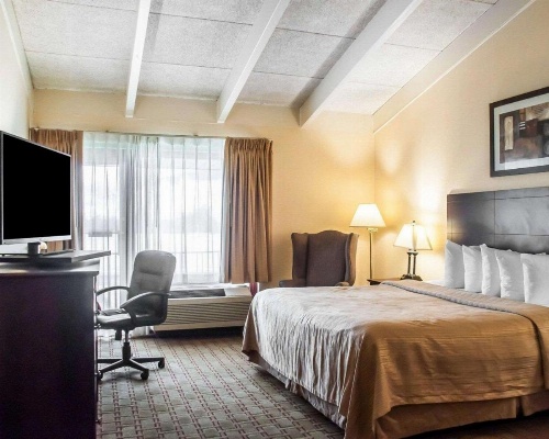Quality Inn Buffalo Airport image 26