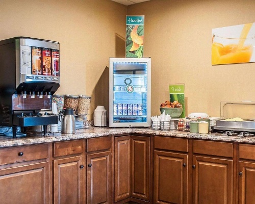 Quality Inn Buffalo Airport image 7